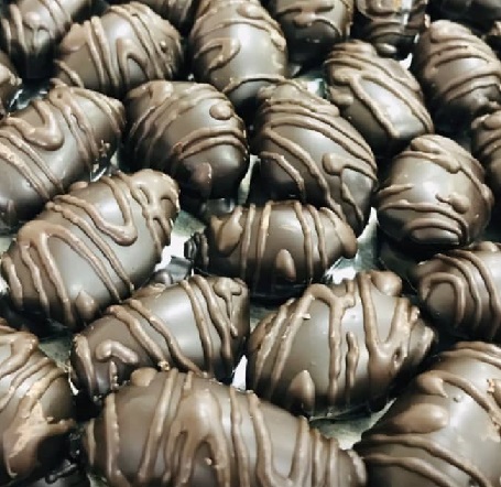 شکلات مغزدار خرمایی+لیست قیمت انواع موجود